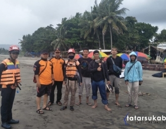 Pencarian Korban Tenggelam Warga Cibadak di Pantai Palabuhanratu