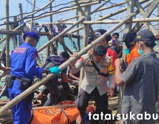 Jenazah Nelayan Setelah Tersambar Petir Dievakuasi SAR