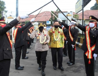 AKBP Sumarni Resmi Jabat Kapolres Sukabumi Kota Baru