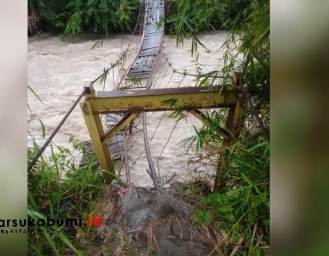 Jembatan Gantung Penghubung Kecamatan Curugkembar - Sagaranten Nyaris Terputus