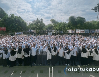 BNNK Sukabumi Pecahkan Rekor MURI Nyanyikan Mars BNN Bersama Ribuan Pelajar SMA Negeri 2 Sukabumi