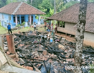 Rumah Warga Surade Sukabumi Ludes Terbakar