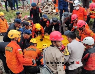 Operasi Kemanusiaan Pasukan Samapta Polres Sukabumi di Lokasi Bencana Gempa Cianjur