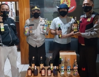 Toko Baju dan Mainan di Jampangkulon Digerebek Polisi Jualan Miras